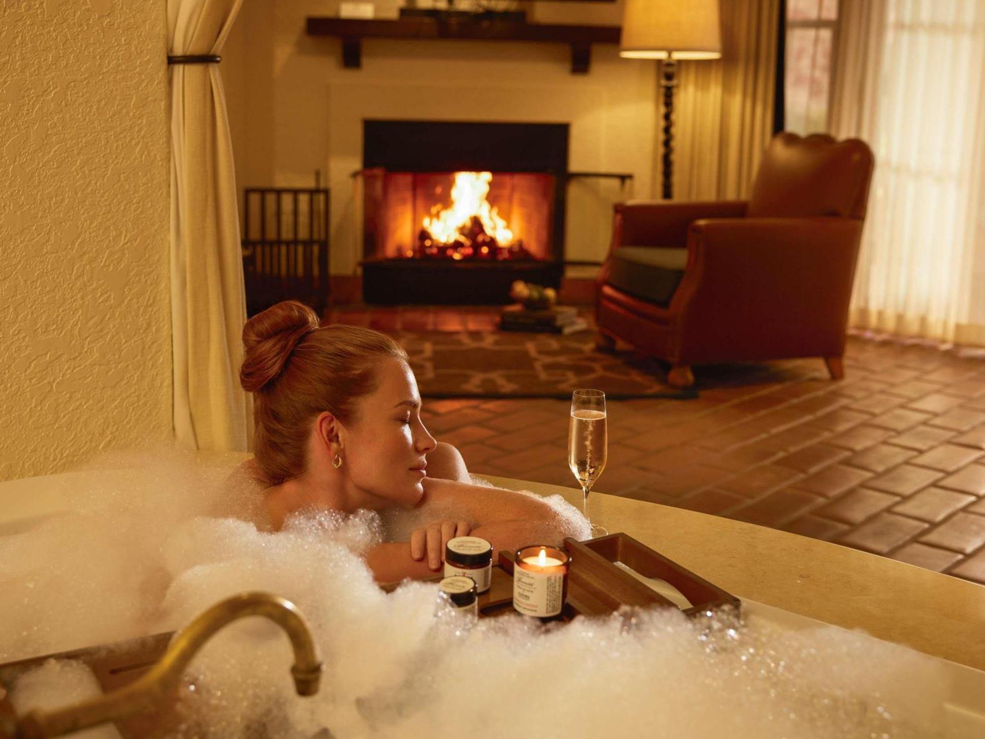 Mission Spa King Suite Sofa Bed Fireplace Patio or Balcony Jacuzzi Garden View,1717042457:JPEG